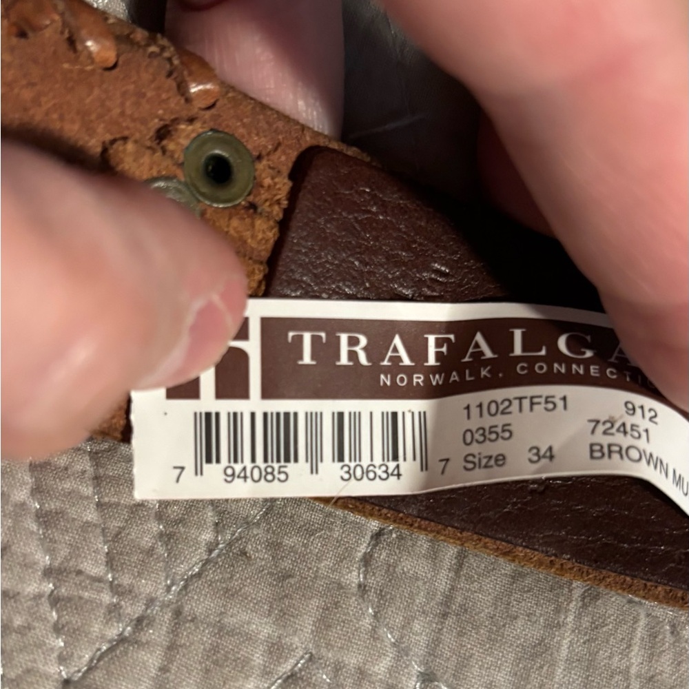 Trafalgar Men’s Leather Belt-34 - Picture 5 of 5